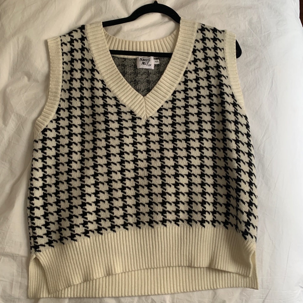 Princess Polly white & black print sweater